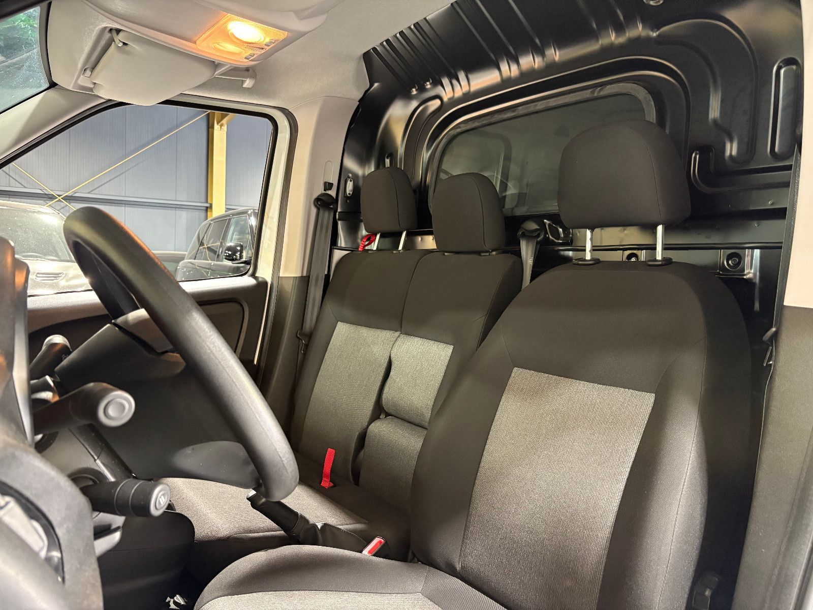 Fahrzeugabbildung Fiat Doblo SX Kasten/3-SITZ/PDC/KLIMA/TEMPOMAT
