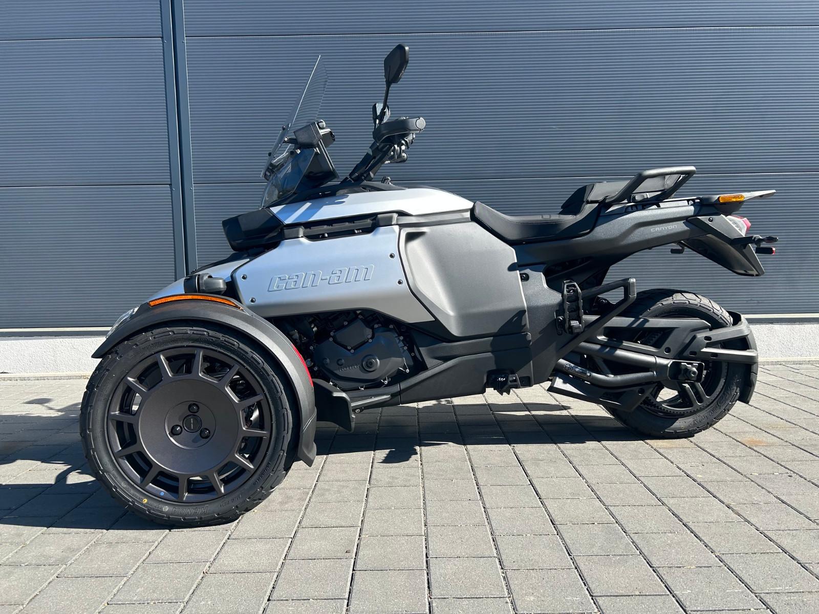 Can-Am Spyder Canyon
