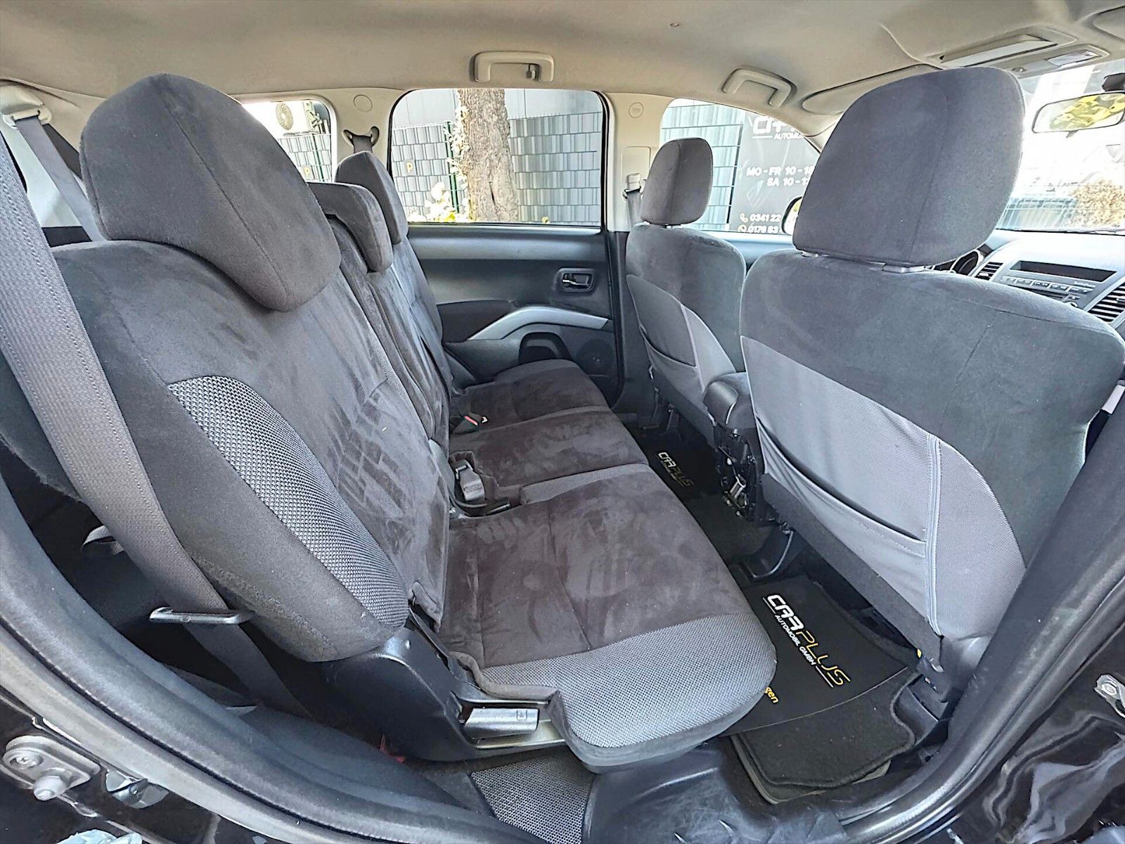 Fahrzeugabbildung Mitsubishi Outlander 2.2 DI-D Intense 4x4 4WD *7 Sitze*