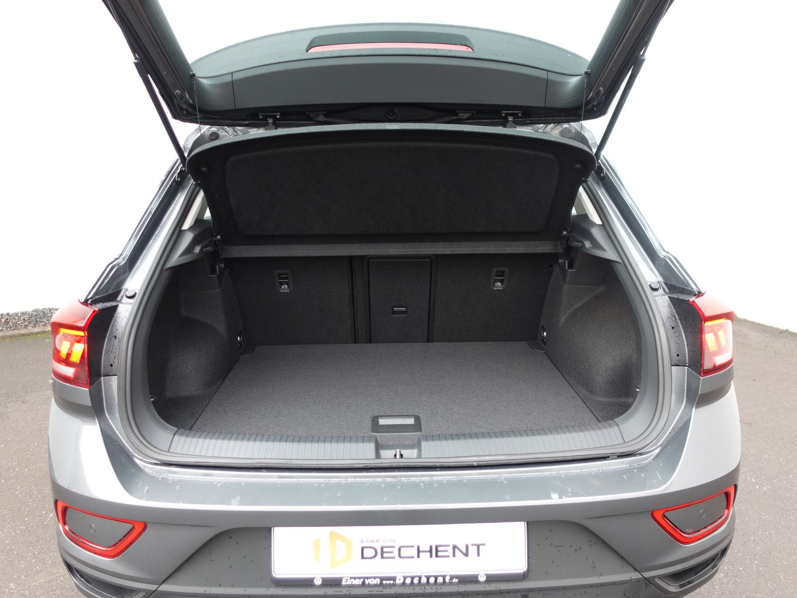 Fahrzeugabbildung Volkswagen T-Roc Life 1.5TSI DSG,Navi,AHK,Allwetter,Sitzhzg