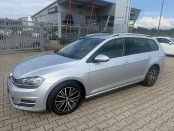 Volkswagen Golf - 2