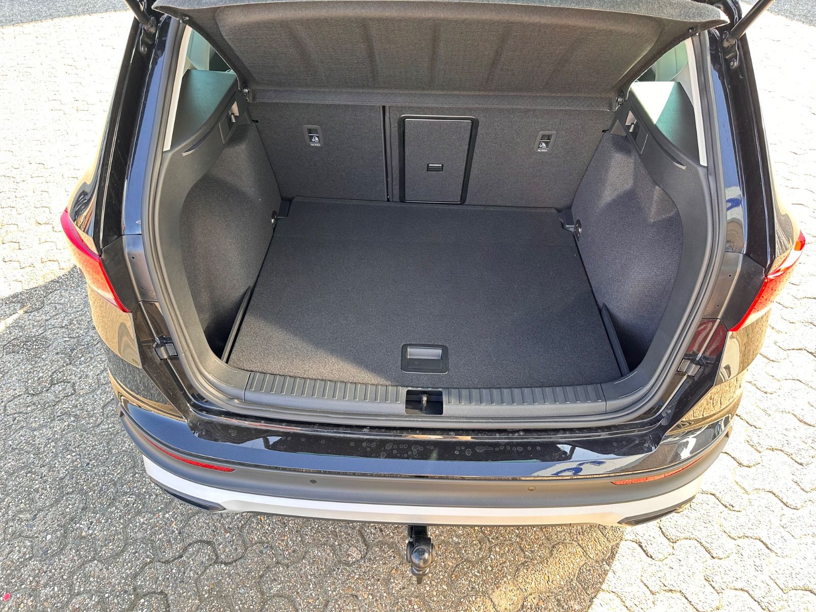 Fahrzeugabbildung SEAT Ateca 1.5 TSI Style DSG AHK/Navi/ACC/LED/SHZ/APP