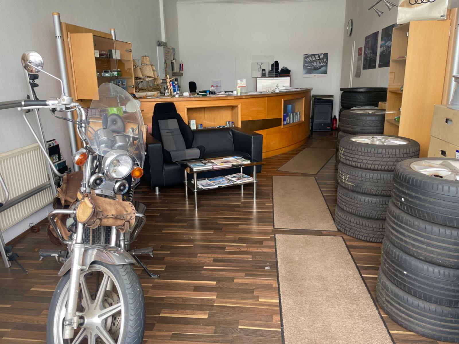 showroom-image-main