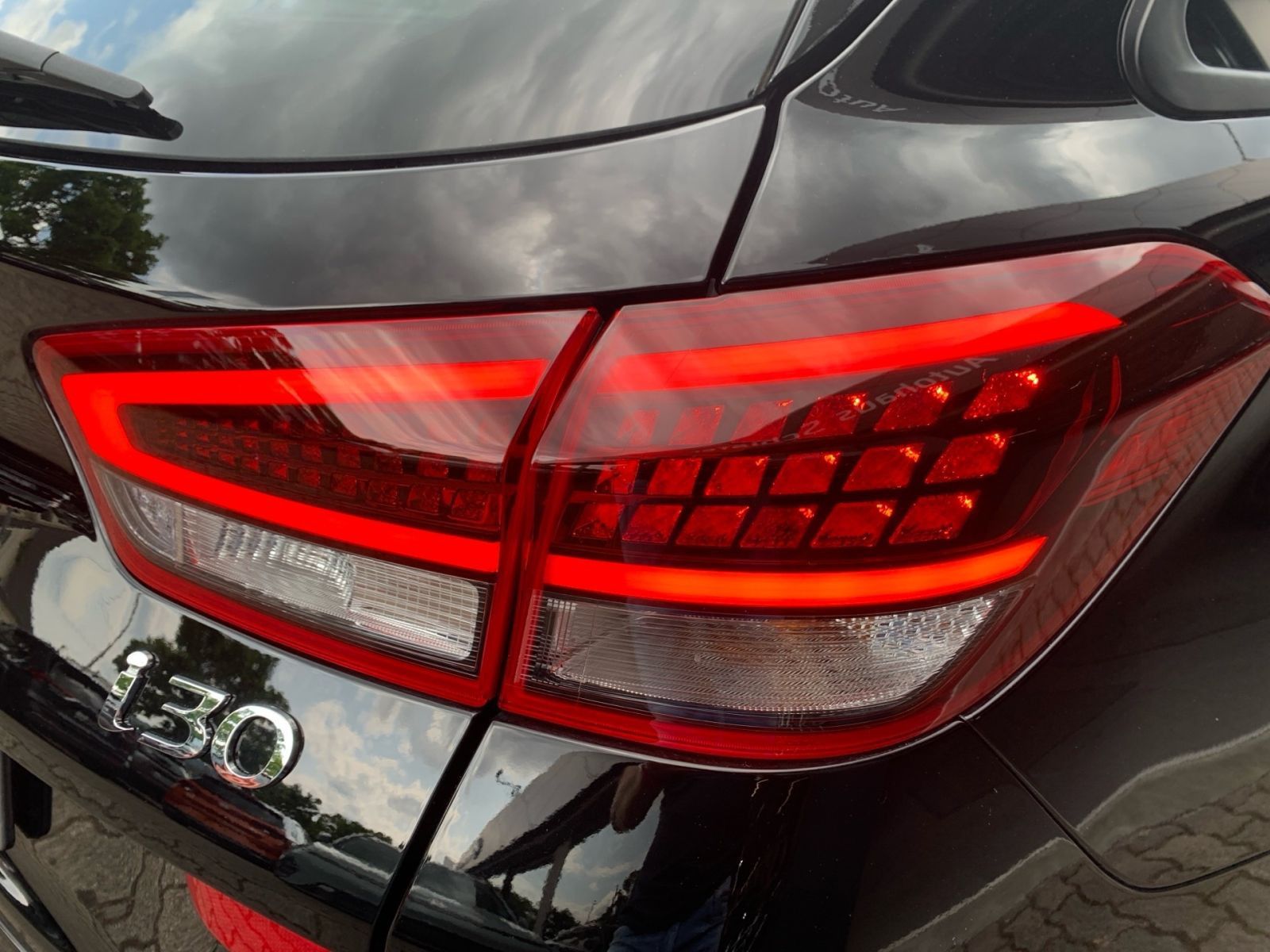 Fahrzeugabbildung Hyundai i30 Kombi 1.0 T-GDI Advantage Navi LED