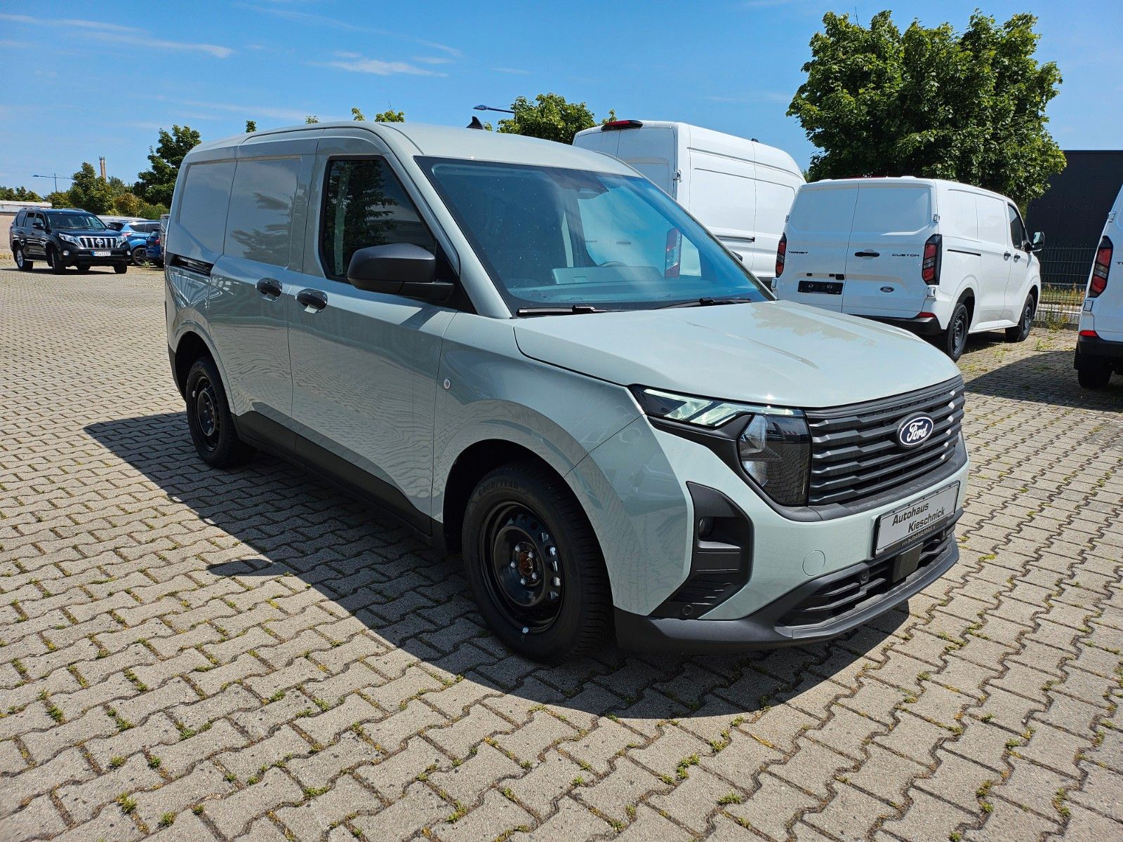 Fahrzeugabbildung Ford Transit Courier Trend