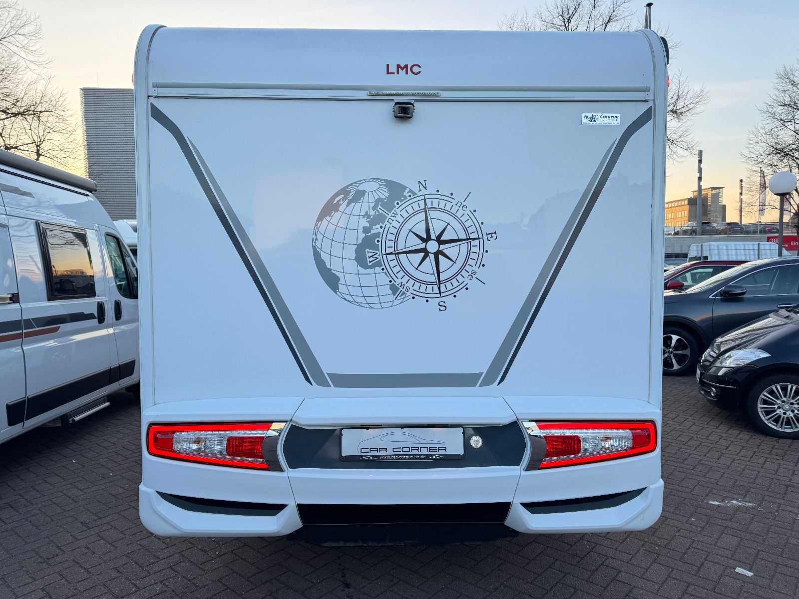 Fahrzeugabbildung LMC TOURER LIFT H 730 G DACHKLIMA SAT SKYROOF HUBBET
