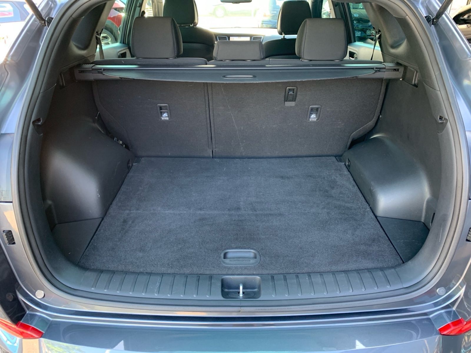 Fahrzeugabbildung Hyundai TUCSON 1.6 Passion Navi 8xbereift