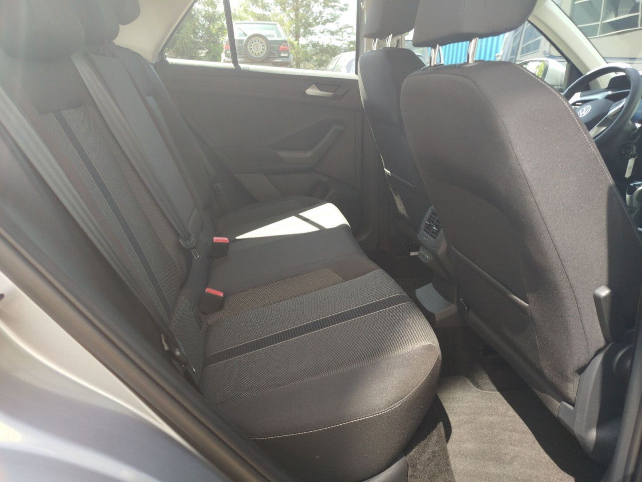 Fahrzeugabbildung Volkswagen T-ROC Life 1.0 l TSI OPF 85 kW (116 PS) 6-Gang