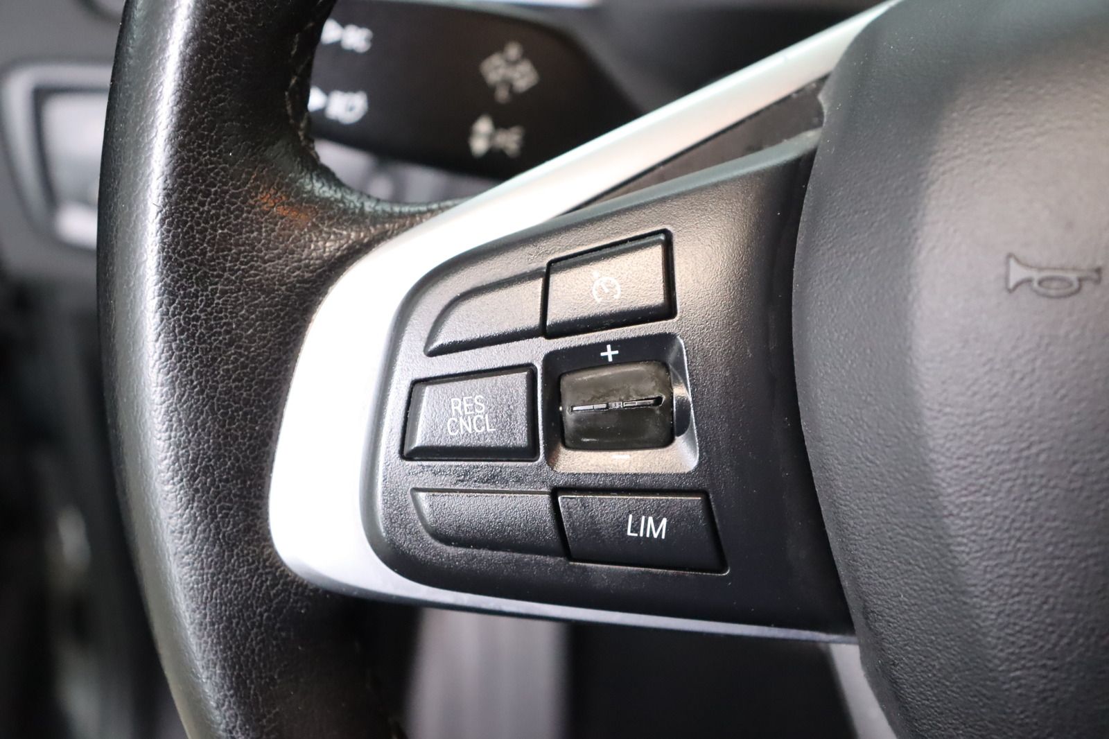 Fahrzeugabbildung BMW X1 xDrive18d * LED * Navi * RFK