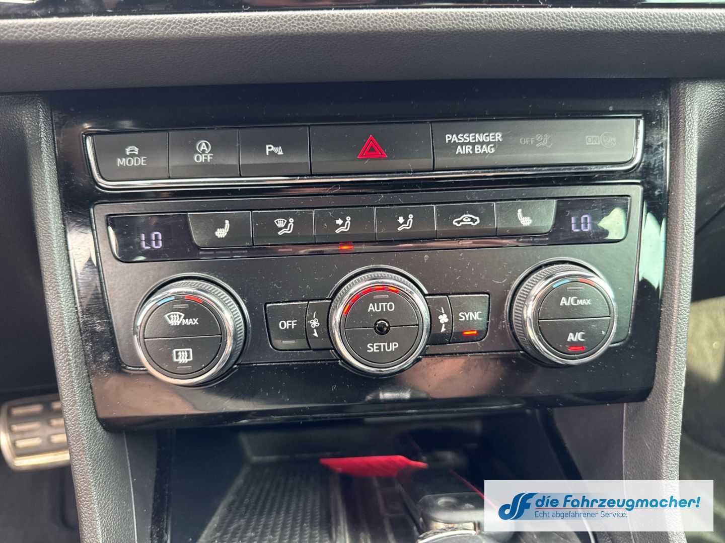 Fahrzeugabbildung SEAT Leon ST FR 2.0 TDI Sportpaket Navi  Soundsystem