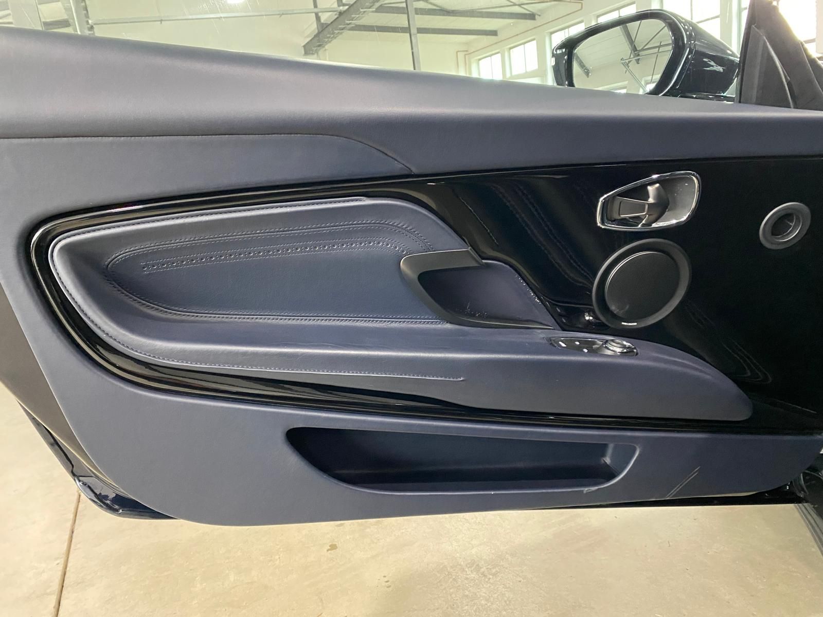 Fahrzeugabbildung Aston Martin DB11 V12 Coupe Launch Edition