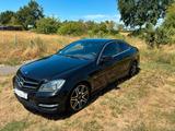 Mercedes-Benz C 250 Sport Coupé AMG Line - Mercedes-Benz C 250: Sport