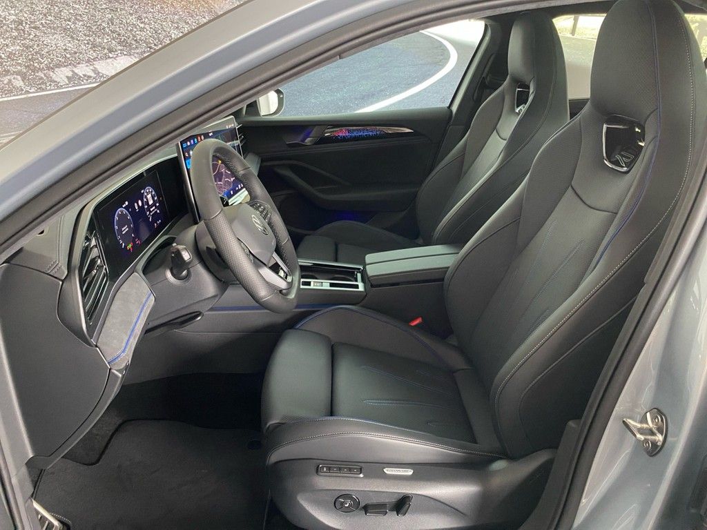 Volkswagen Passat Variant 2.0 TSI DSG 4M R-Line AHK PANO HU foto 5