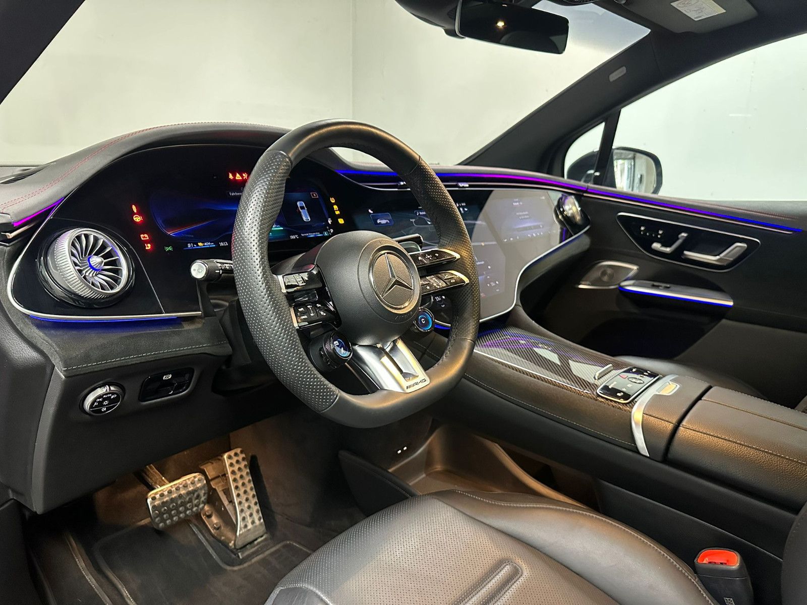Fahrzeugabbildung Mercedes-Benz EQE 43 SUV AMG-LINE 4MATIC *Hyperscreen*PANO*