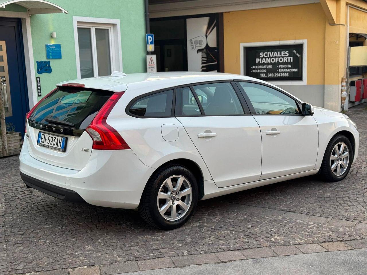 Volvo V60 2012 — photo 6