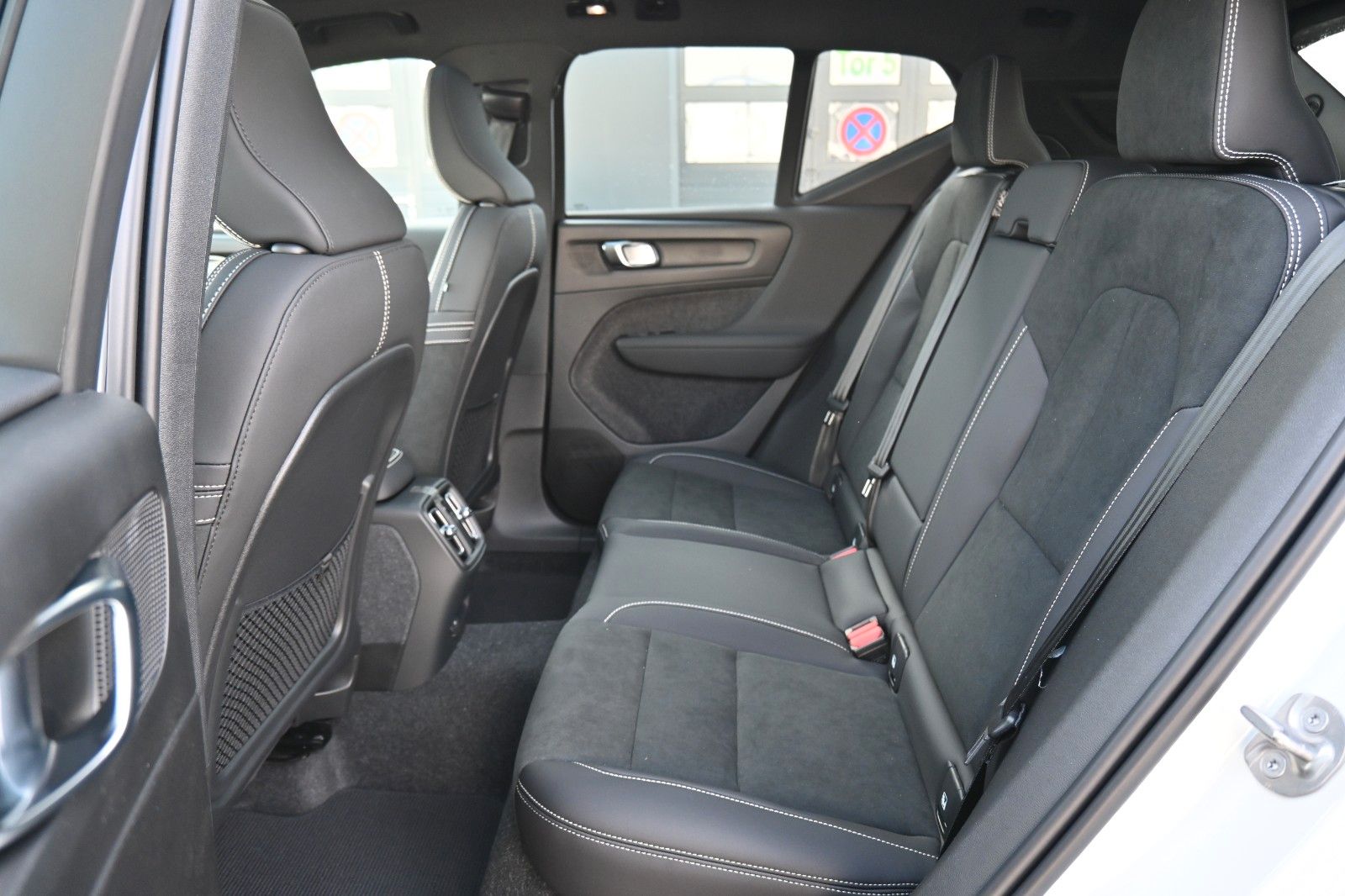 Fahrzeugabbildung Volvo XC40 Ultimate RC Pure Electric AWD*360°*PANO*GSD