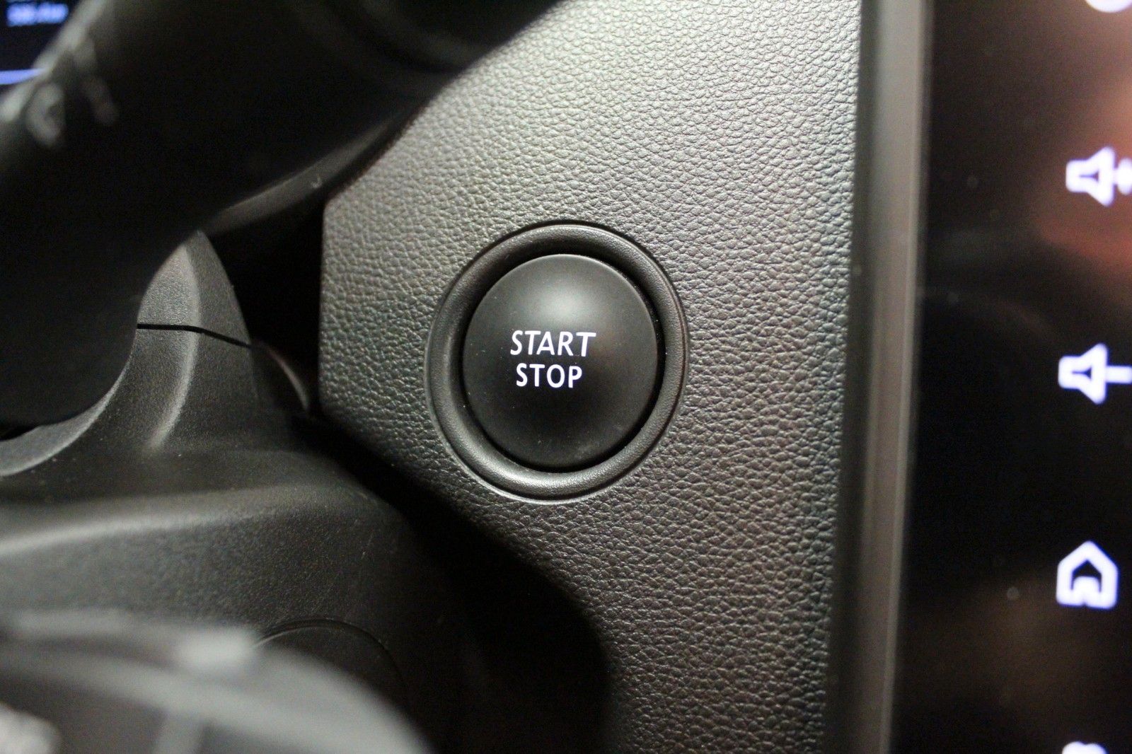 Fahrzeugabbildung Dacia Duster TCe130 Extreme *Navi*Sitzhzg**360 Grad