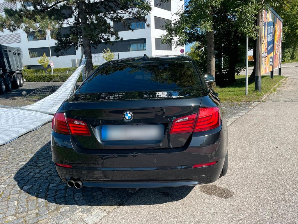 BMW 523