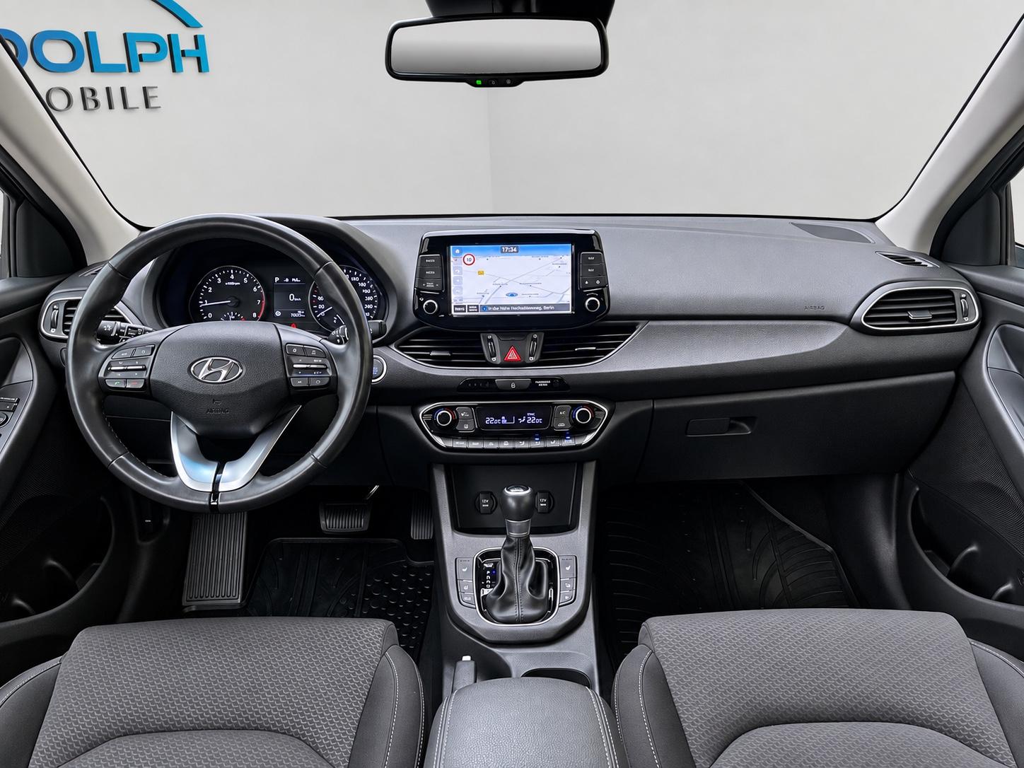 Hyundai i30 1,4 AUTOM. NAVI SITZHEIZ.SCHECKHEFT GARANTIE