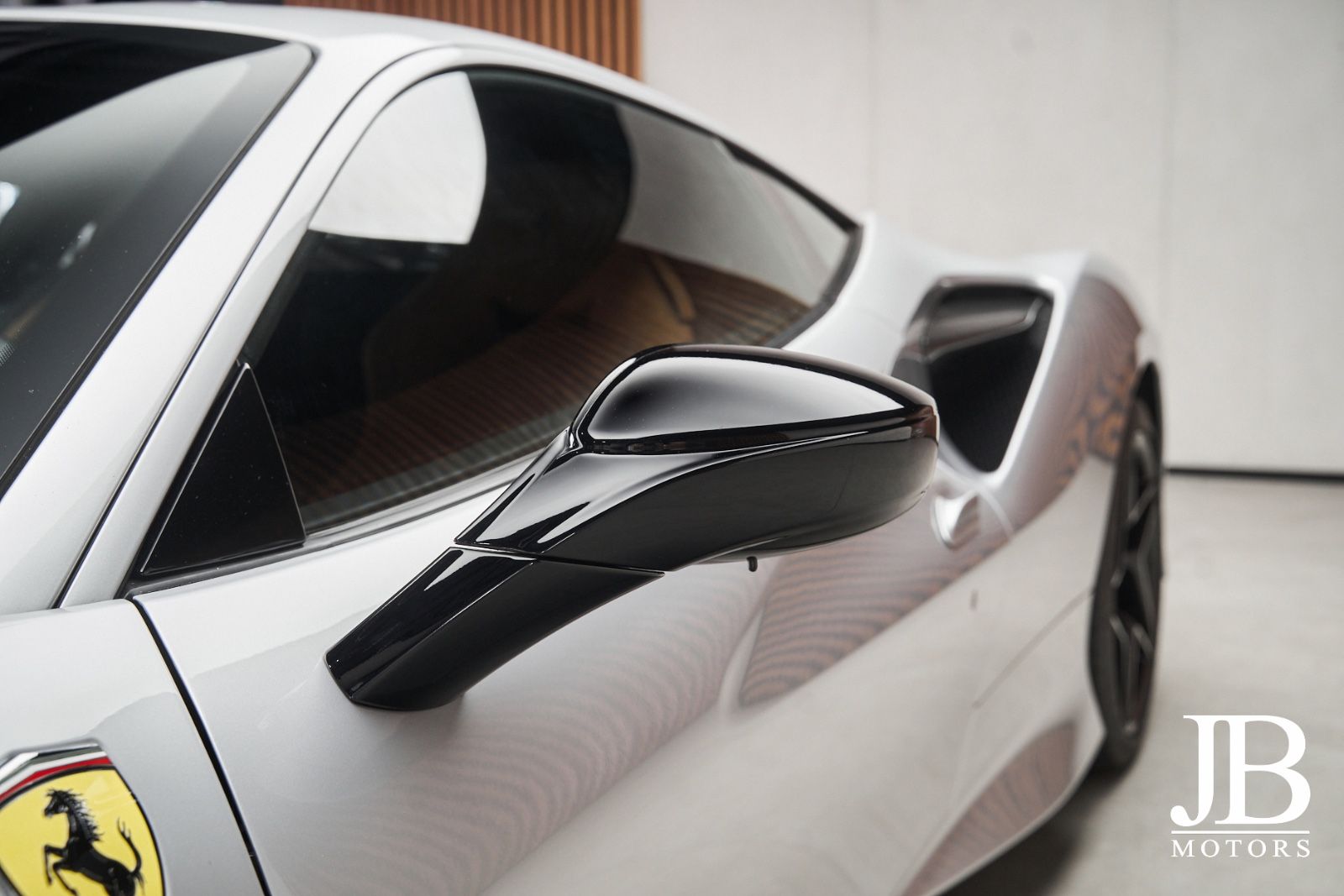 Fahrzeugabbildung Ferrari F8 Tributo Carbon Lift Racing Seat CarPlay