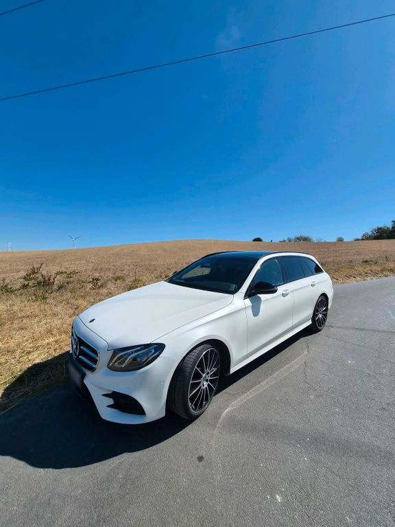 Image of Mercedes-Benz E 200