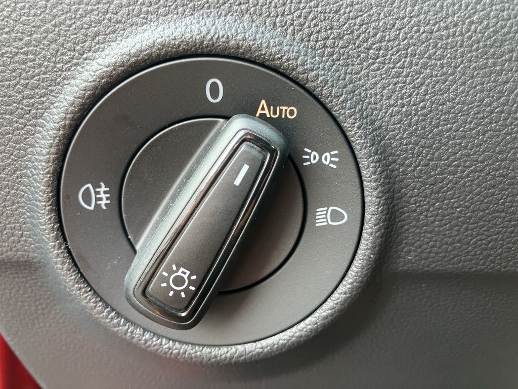 Fahrzeugabbildung Volkswagen T-Roc 1.5 TSI Life SITZH*NAVI*LED*KLIMAAUT*SITZH