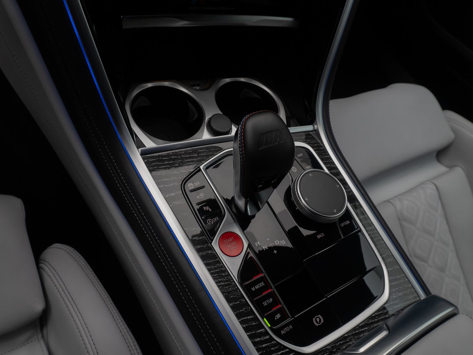 Fahrzeugabbildung BMW M8 Competition Gran Coupé Laser 360°B&W HUD Voll