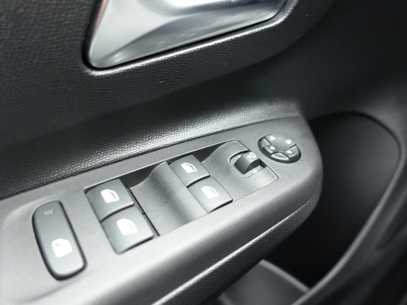 Fahrzeugabbildung Opel Corsa-e Elegance,ActiveDrive,3-phasig,Sitzhz,LED