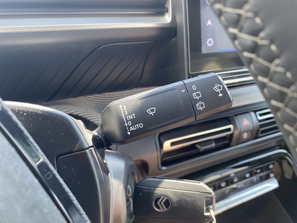 Fahrzeugabbildung Citroën C3 Hybrid 110 Automatik MAX *Winterpak*Navi*Cam*