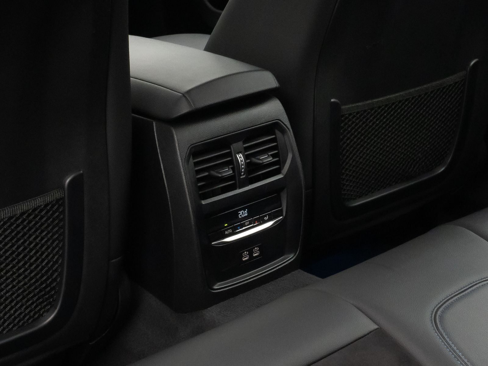 Fahrzeugabbildung BMW 330e M Sport Kamera HUD DAB H/K Alarm LED 18Zoll