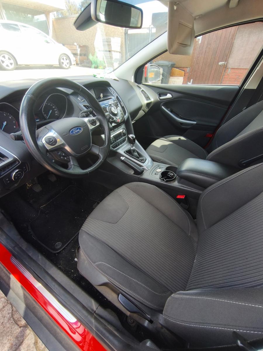 Ford Focus 2012 — photo 6