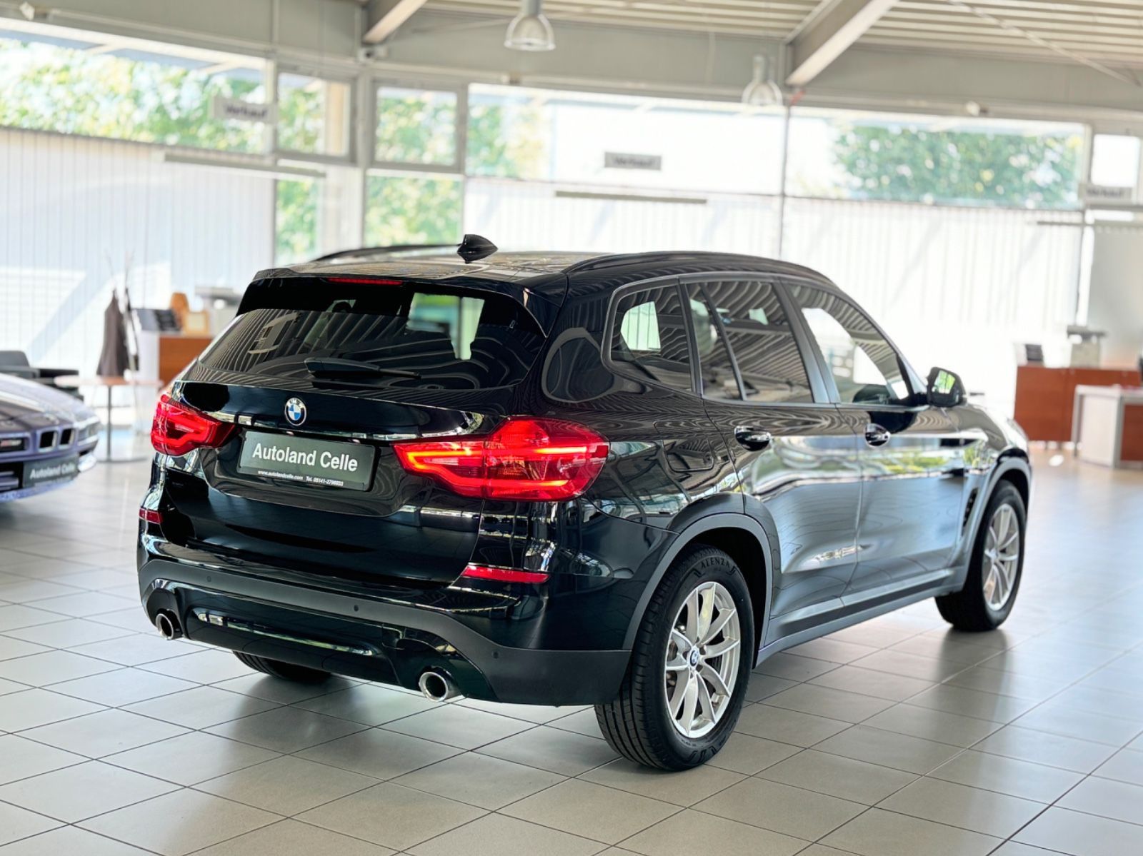 Fahrzeugabbildung BMW X3 xD20d HiFi Komfort Sport Individual Leder LED