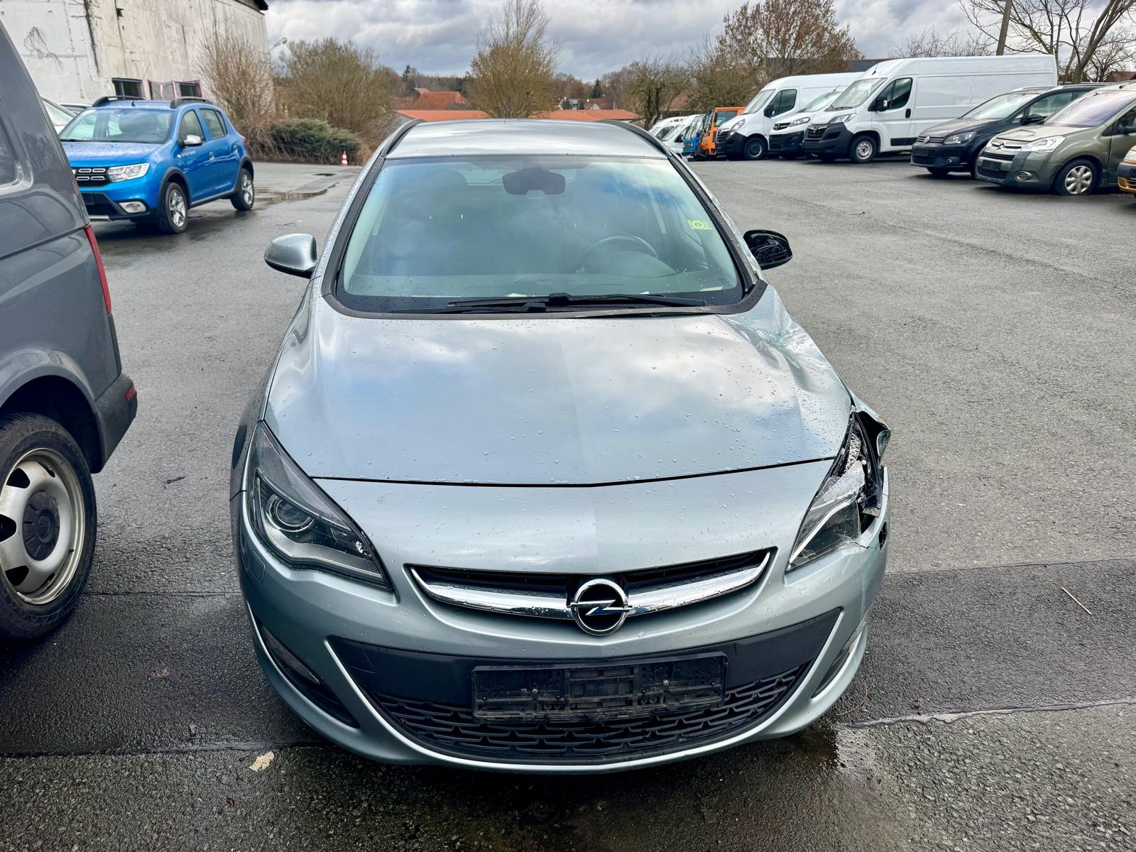 Opel Astra J Sports Tourer Style XENON
