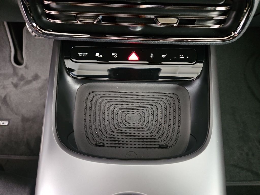 Fahrzeugabbildung Mercedes-Benz CLA 200 +AMG-LINE+NIGHT+AHK+MULTIBEAM+BURMESTER+