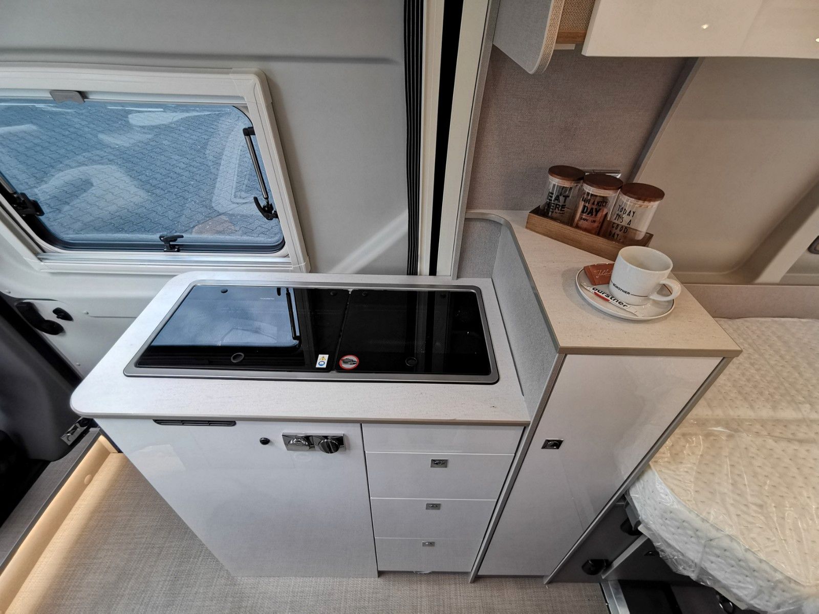 Fahrzeugabbildung Bürstner Delfin Limited C 621 - SIE SPAREN 19.253 € !!!