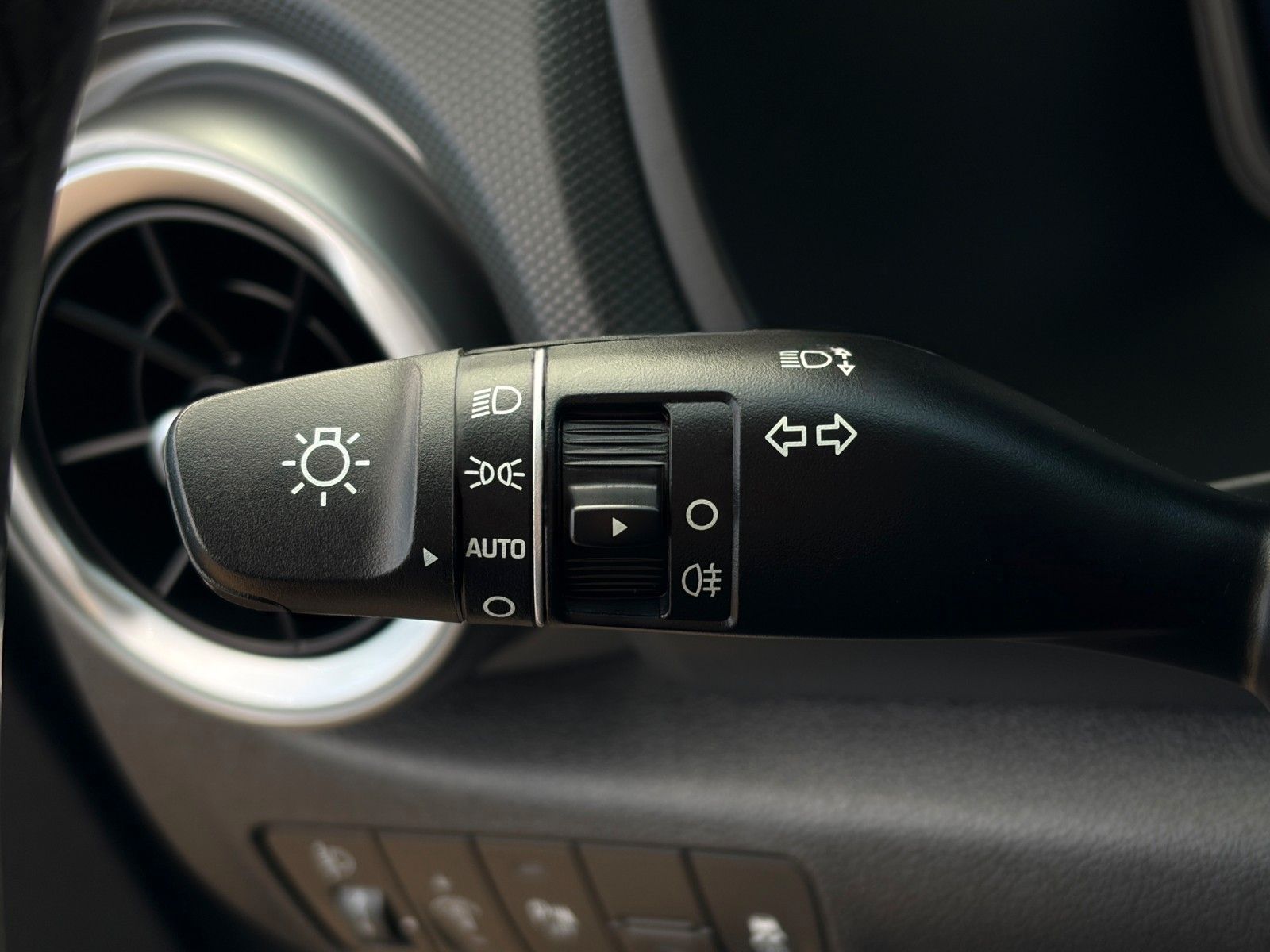 Fahrzeugabbildung Hyundai Kona Select Elektro CarPlay ACC LHZ SHZ DAB+