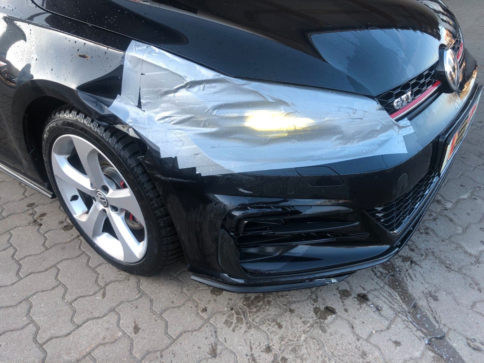 Fahrzeugabbildung Volkswagen Golf VII Lim. GTI Automatik leichter Wildschaden