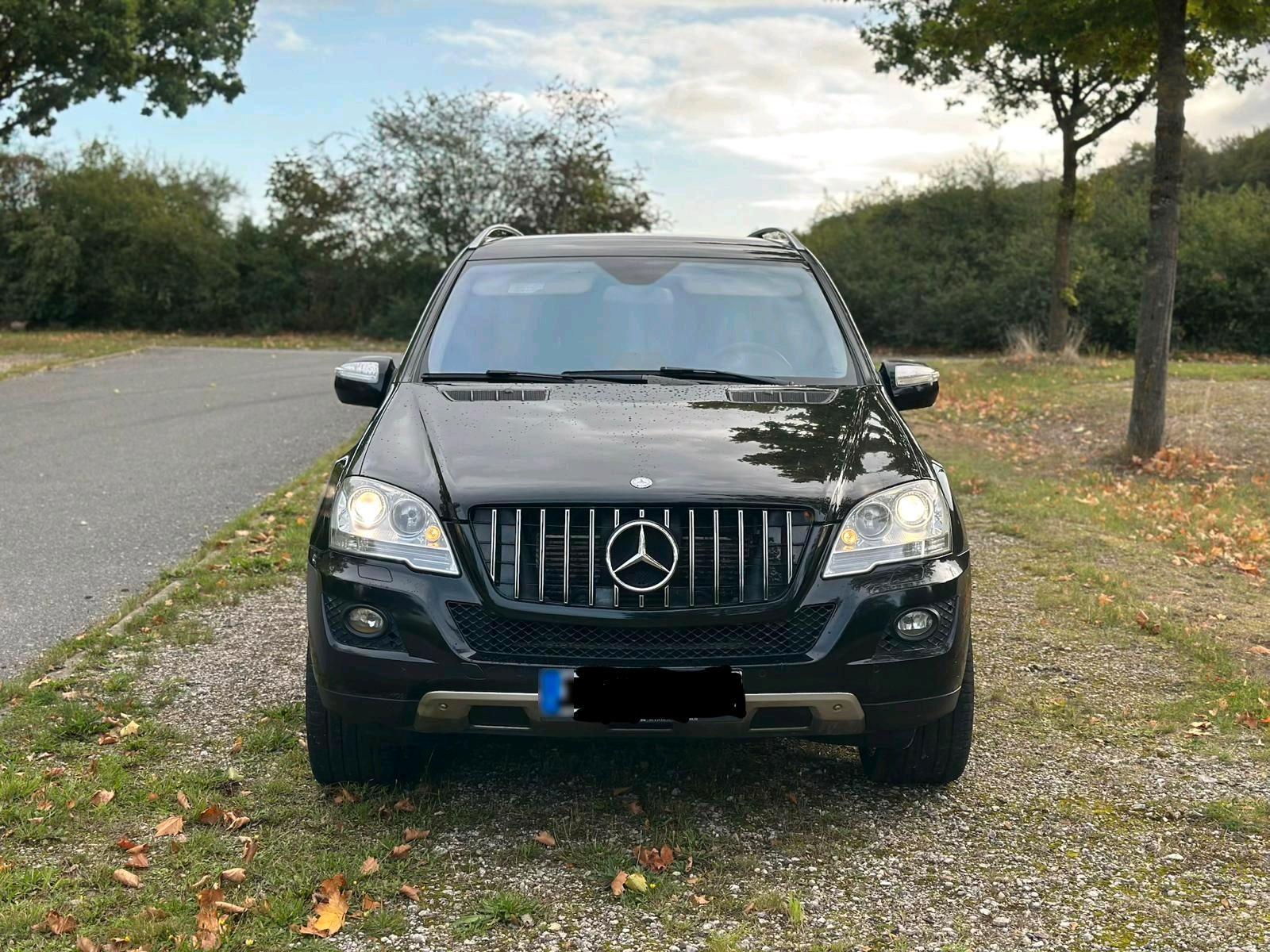 Mercedes-Benz ML280 2009 — interior