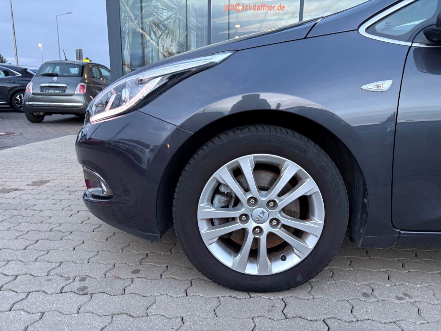 Fahrzeugabbildung Kia Ceed FIFA World Cup Edition Navi Mehrzonenklima