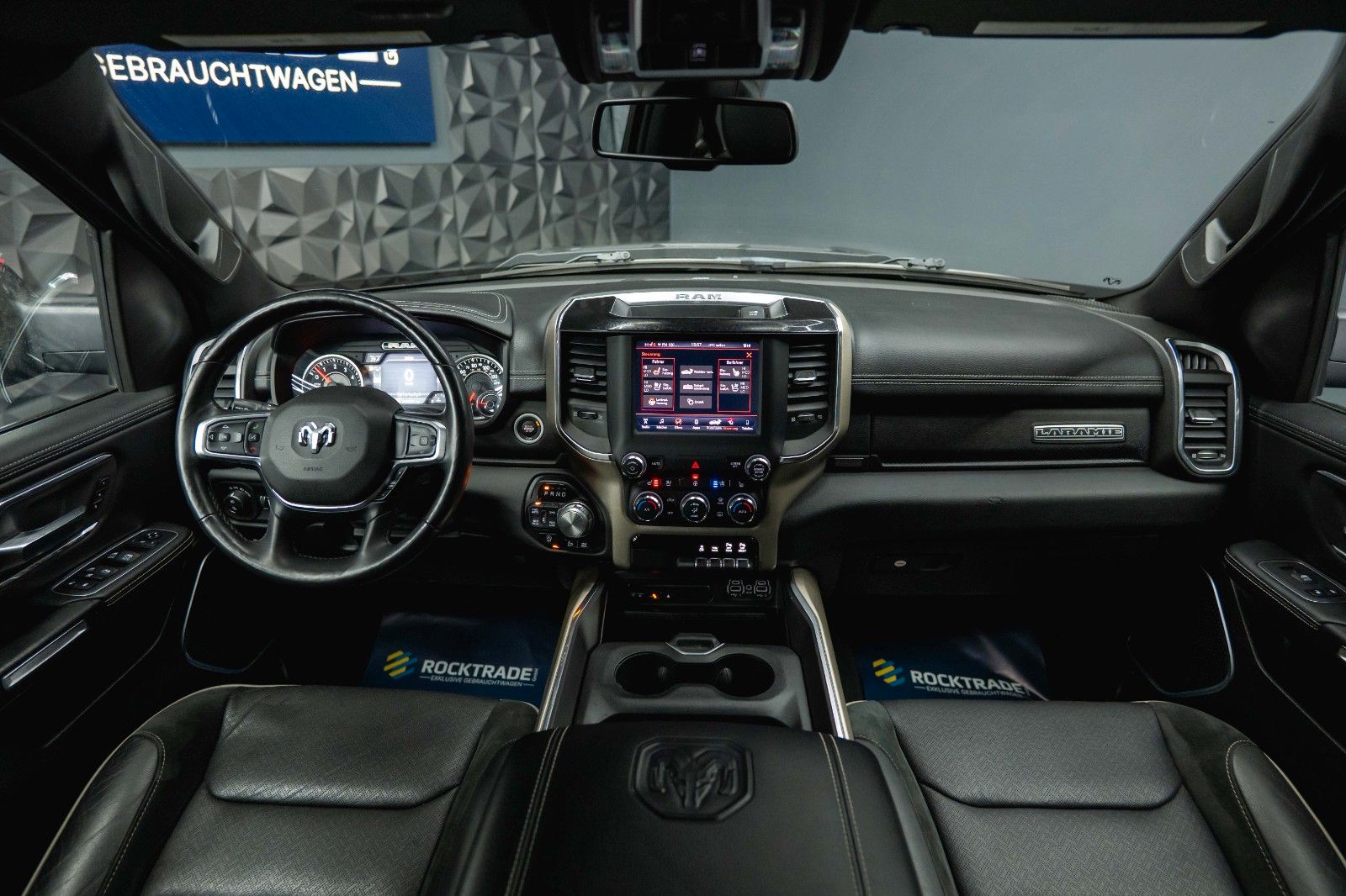 Fahrzeugabbildung Dodge RAM 5.7 V8 HEMI 4x4 LARAMIE Offroad AxleLock 19%