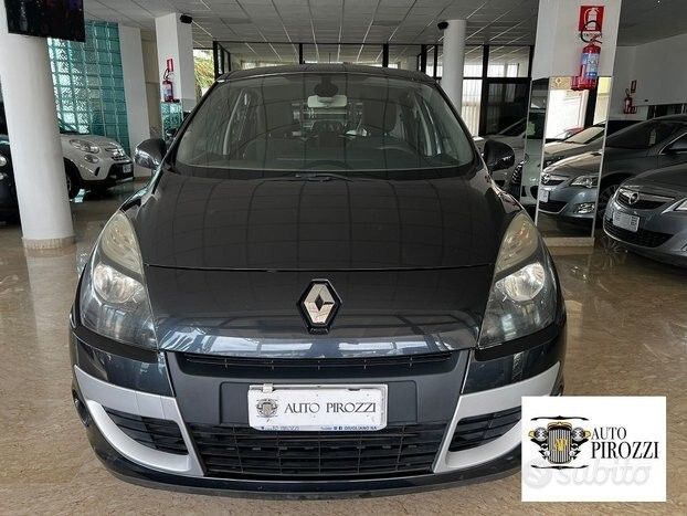 Renault RENAULT SCENIC XMOD del 2011 con 161000KM