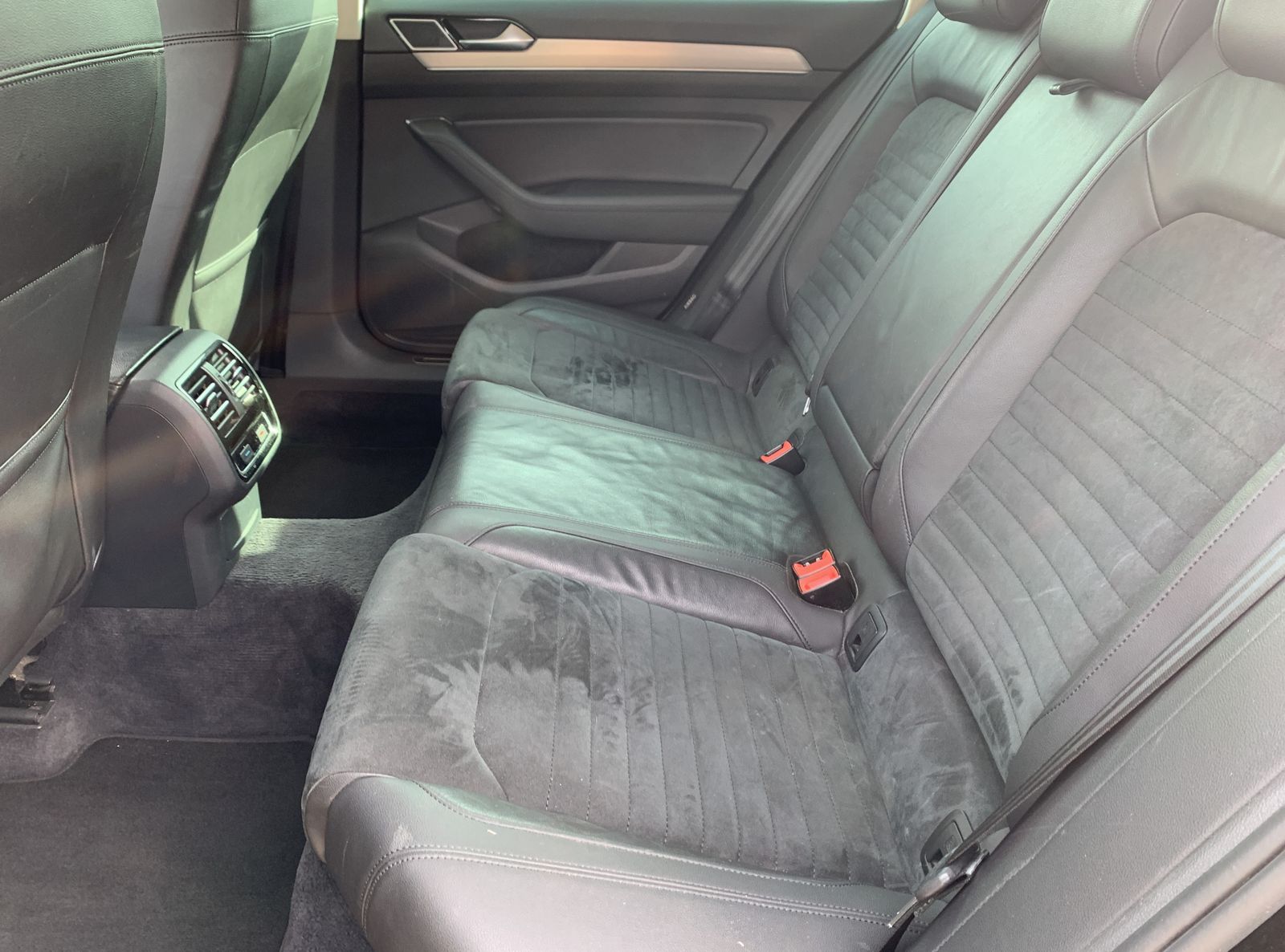 Fahrzeugabbildung Volkswagen Passat Variant 2.0 TDI*Highline*AHK*STHZ*Cam*