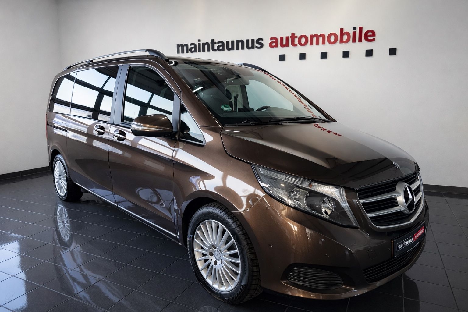 MERCEDES-BENZ V 220 EDITION kompakt *6SITZE+AHK+CAM+BURMESTER*