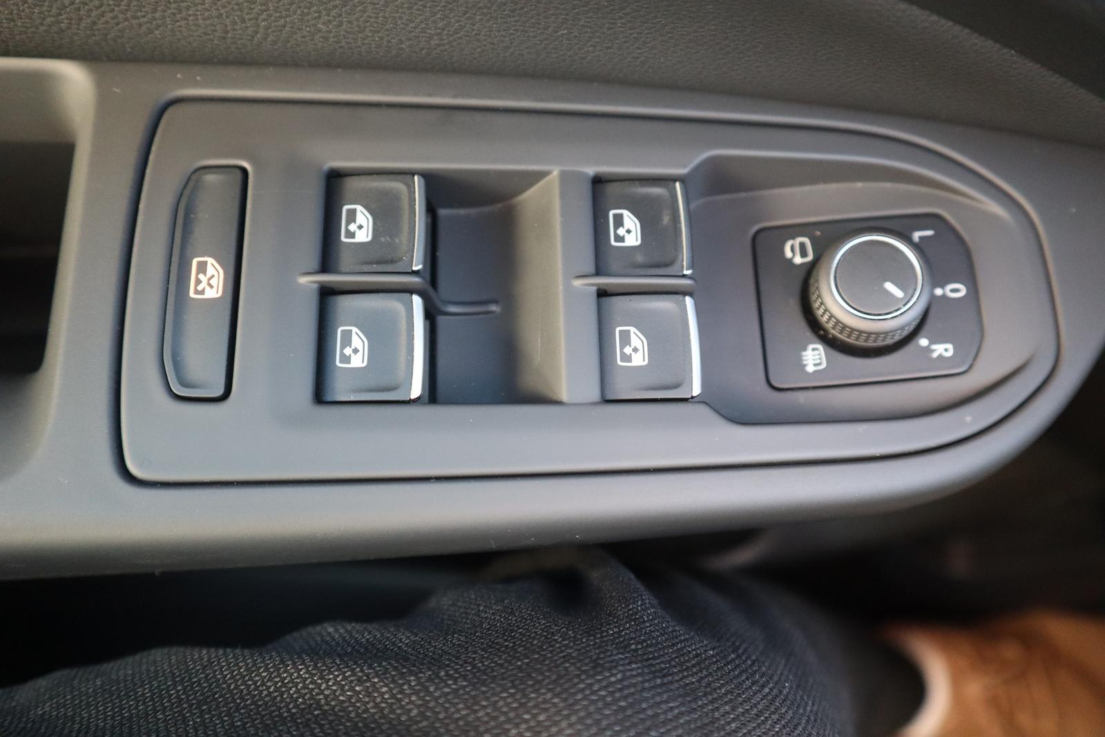 Volkswagen Golf VIII 1.5 TSI Goal LED Navi Sitzheizung ACC, миниатюра 18