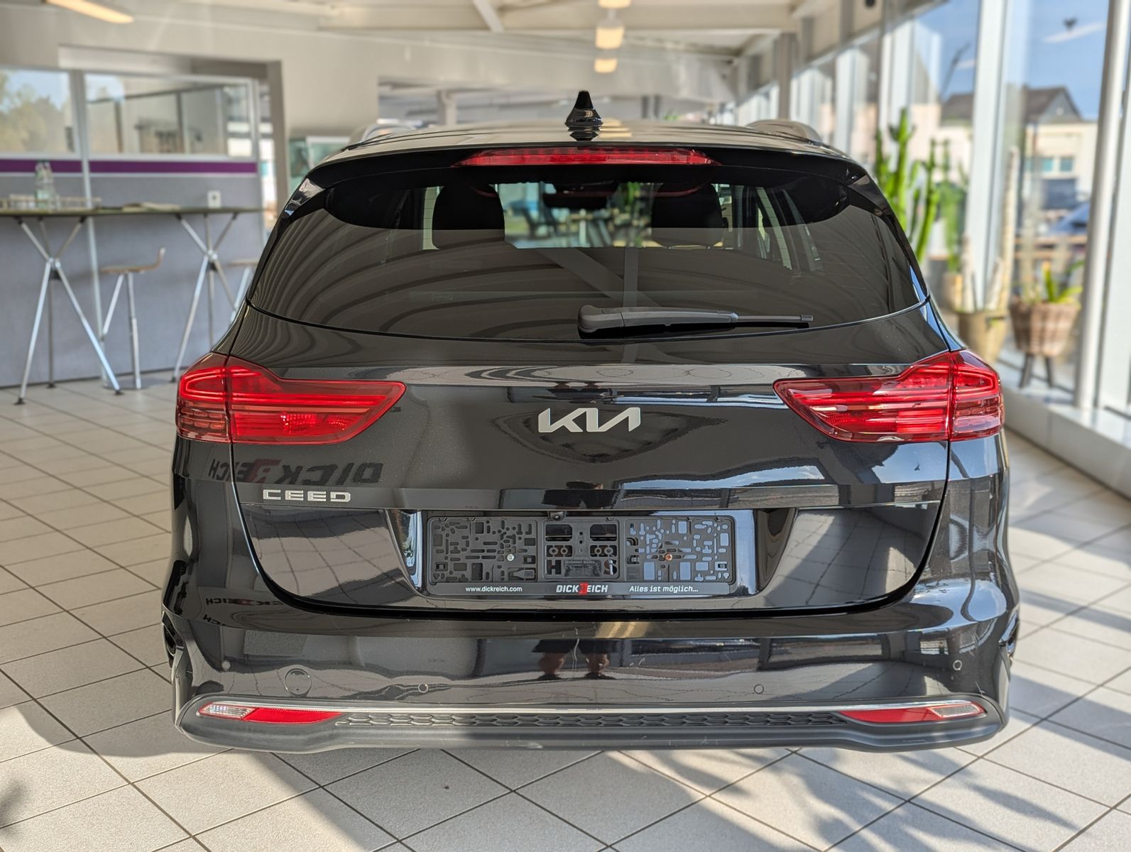 Fahrzeugabbildung Kia cee'd Sportswagon 1.5 Ultim Style-Pak JBL ACC 7J