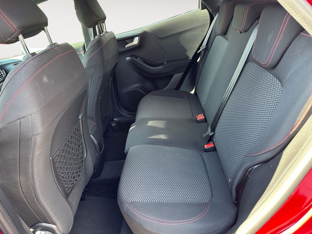 Fahrzeugabbildung Ford Puma 1.0 EcoBoost Hybrid Aut. ST-LINE