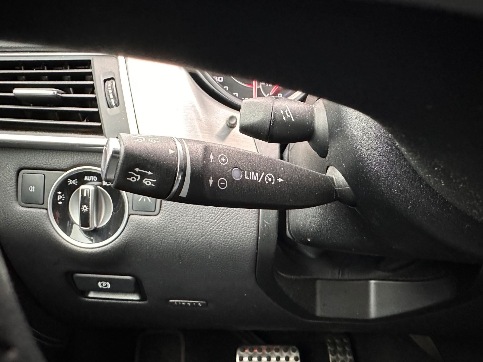 Fahrzeugabbildung Mercedes-Benz ML 63 AMG 4M Perform/AHK/Pano/Nachtsicht/21"/ACC