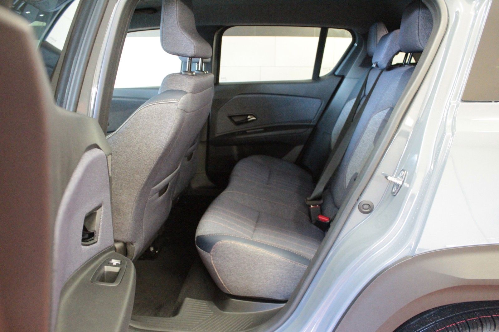 Fahrzeugabbildung Renault R 4 E-Tech 150 Comfort Range Techno Winter-Paket