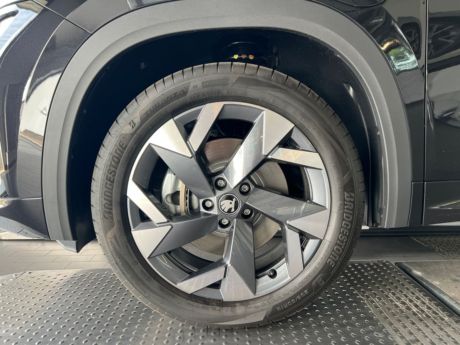 Fahrzeugabbildung SKODA Kodiaq Sportline 1.5 TSI IV DSG *LED, Navi, AHK,