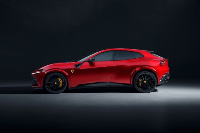 Ferrari Purosangue V12 DCT 4WD